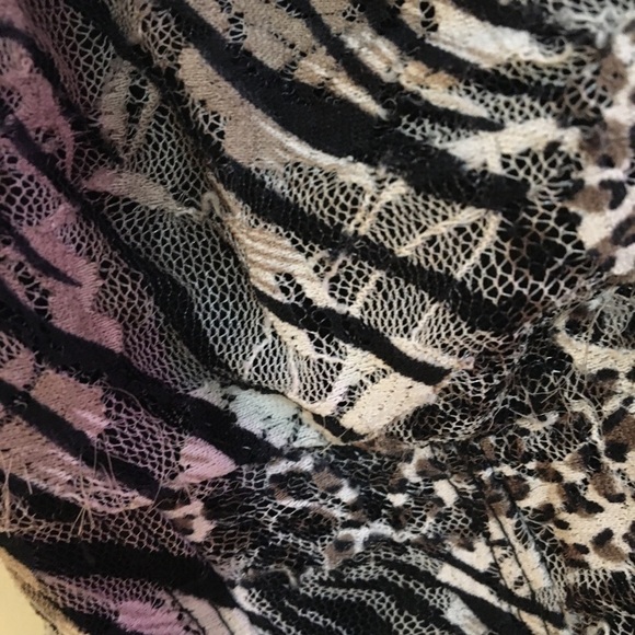 Chic Leopard Print Ruffle Tank Top - Picture 5 of 6